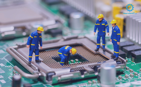 sức hút học nghề kỹ thuật sửa chữa lắp ráp máy tính