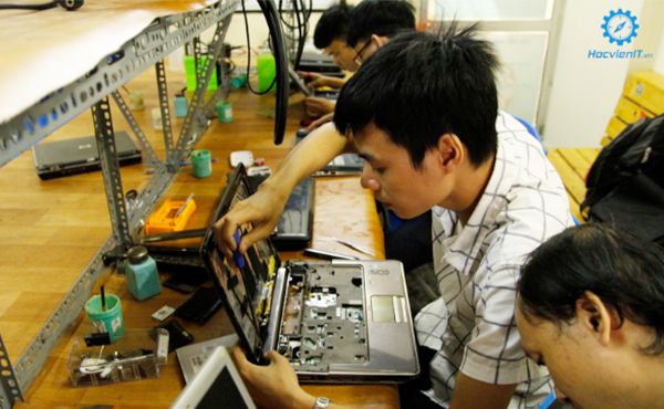 học sửa laptop tại hà nội uy tín