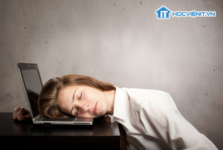 Mất ngủ khiến bạn khó tập trung trong mọi hoạt động
