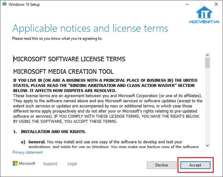 Nhấn Accept để đồng ý với các điều khoản cài đặt của Microsoft