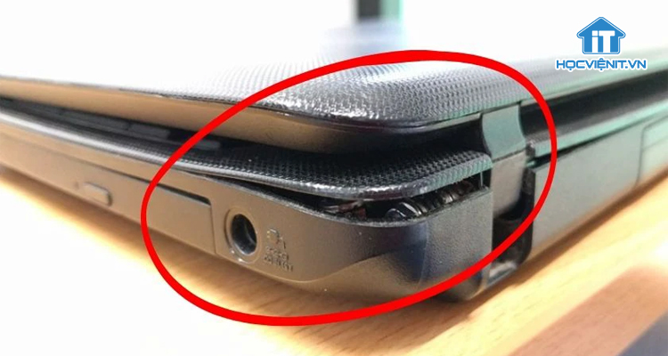 Laptop bị gãy bản lề