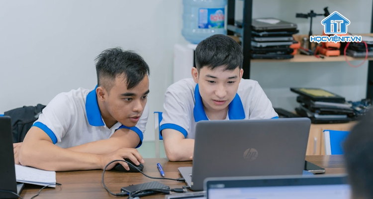Bạn bè hòa đồng, thân thiện đã giúp Long bắt nhịp nhanh chóng