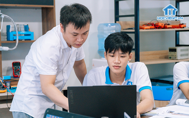 Mr. Trương Văn Ngọc – Giám đốc điều hành Học viện iT