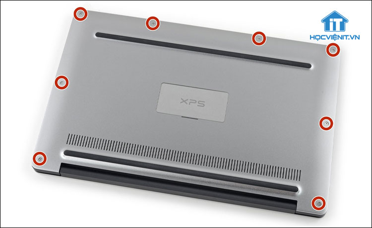 Tháo ốc ở mặt đáy laptop