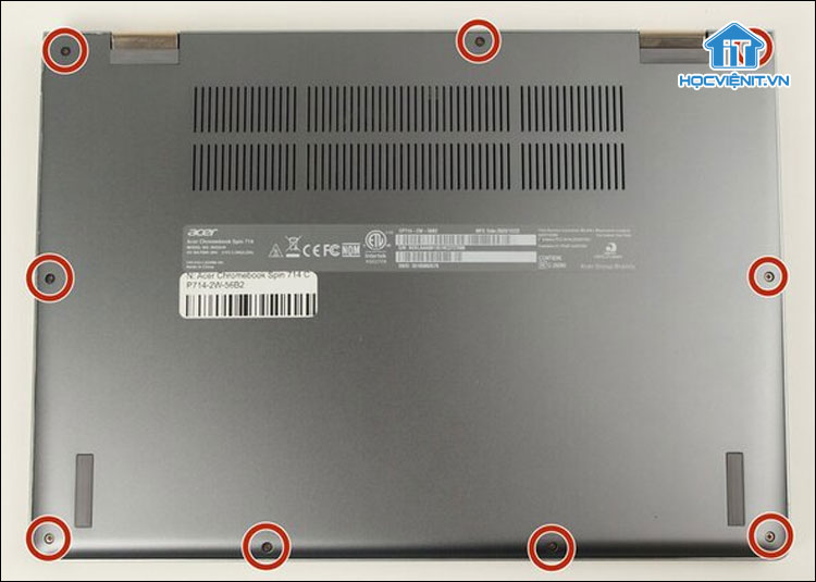 Tháo nắp lưng laptop