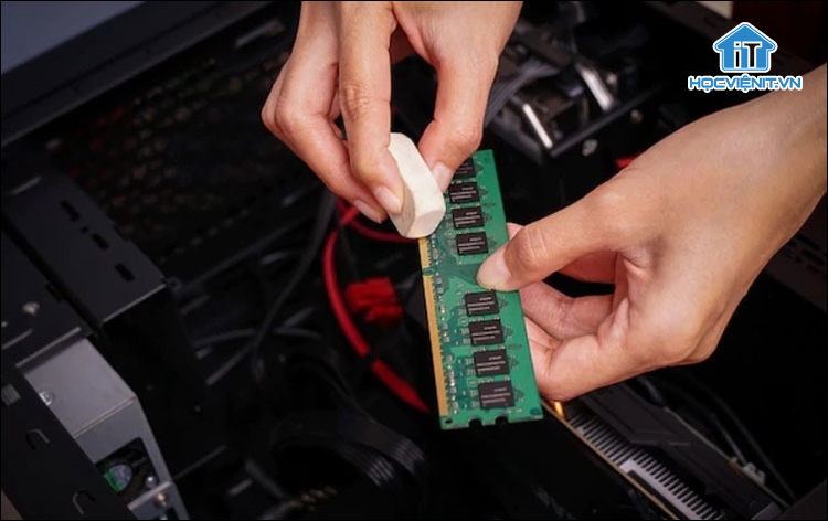 Vệ sinh RAM PC