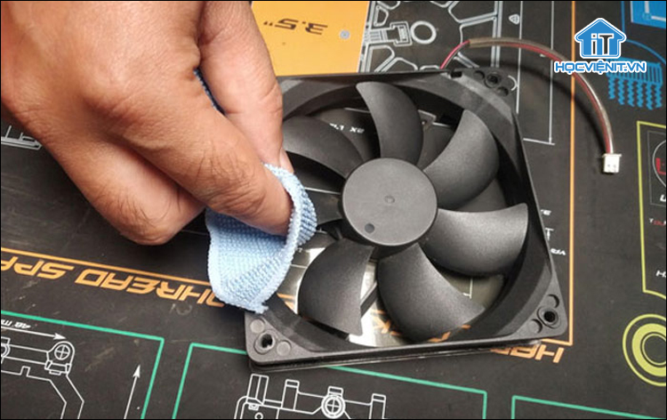 Vệ sinh quạt tản nhiệt PC