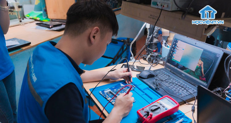 Học nghề là lựa chọn của nhiều bạn trẻ