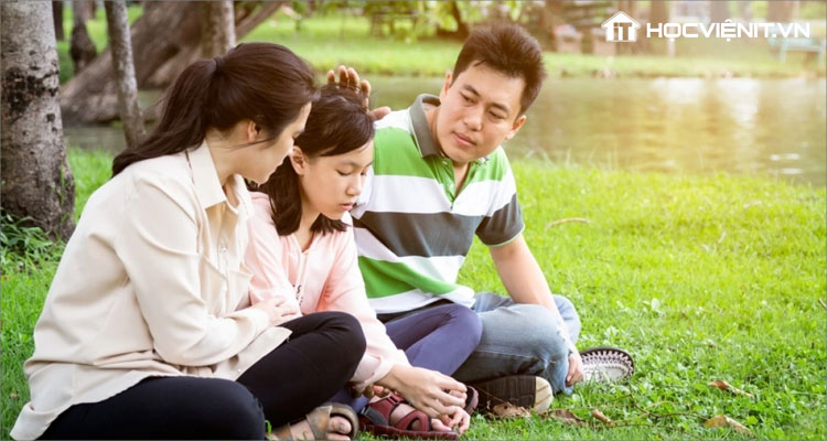 Hãy lắng nghe những chia sẻ chân thành để hiểu mơ ước, nguyện vọng của con
